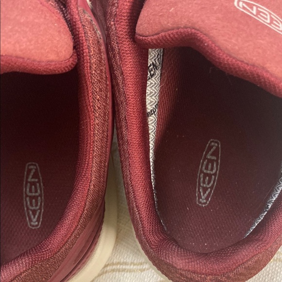 Keen Women's Athletic hiking Shoes - Burgundy and Tan - Picture 7 of 10